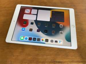 APPLE iPad 8 10.2 INCH 128GB CELLULAR & WIFI SILVER/GREY WITH WARRANTY