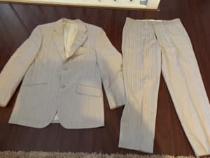 Ambassador Suit Unisex Sz 38R New Condition Postage Available