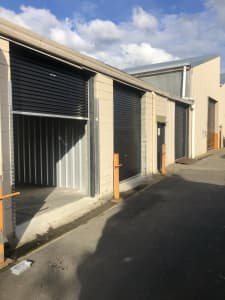 Factory for rent in Moorabbin 24 /7 Drive In High security Lock up