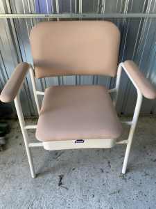 Comode chair