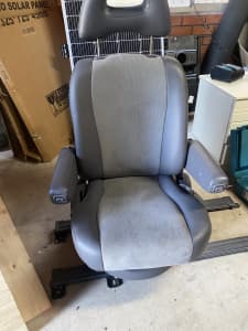 X2 Swivel Captains Chairs