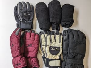 Adult gloves at socks pack 