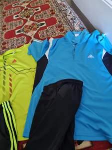 Men Adidas/Nike Sport/Tennis clothes-(8 sets of tops & shorts).Size L