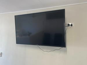 Large Kogan TV