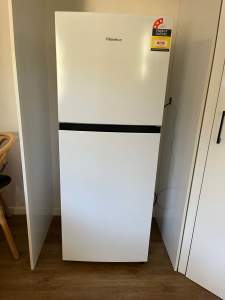 Hisense refrigerator 215L $270 (H)92cm x (D)55cm x (W)55cm