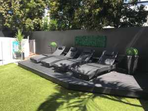 Set of 4 x black outdoor chaise lounges