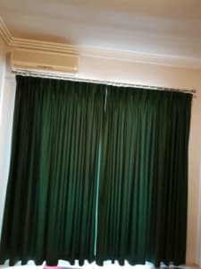 Pinch pleat blockout curtain with hooks and rings