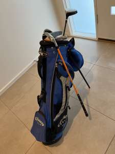 Golf Junior Callaway Bag Auto Stand & 6 Clubs /Putters.