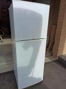 205L LG Refrigerator with top mount freezer