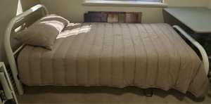 Bed Single with mattress, linen & doona- GOOD Condition