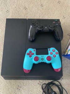 Ps4, with 10 games, 2 controllers, headset and charger