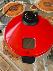 Electric pizza maker