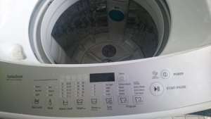 Washing machine only used for 8months still available 
