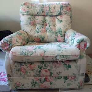 Sofa set of 3 - floral fabric, used, in good condition.