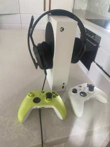Xbox Series S 2 controllers and headset
