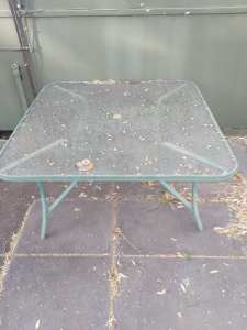 Free outdoor table 