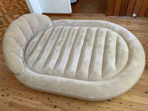 Double size air mattress (inflator incl.)