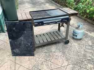 Cookson Beachcomber 4 Burner Gas BBQ with 2 Gas Cylinders