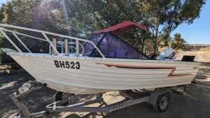 1990 Stacer Open Cab Boat 