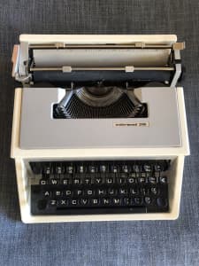 1960s vintage underwood 310 typewriter