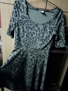 Temt green leopard print dress