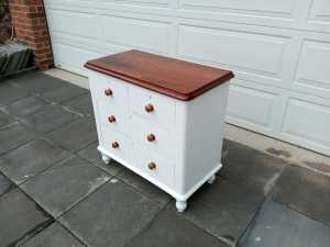 Solid wood chest of drawers H85cm 89x46.5cm Good condition