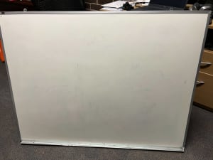 Quartet whiteboard (W 122cm x H 92cm)