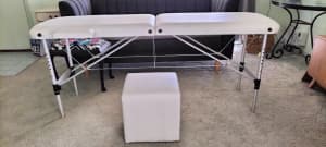 Massage table, white, easy to assemble, good condition