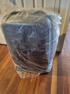 Delay Belmont Plus 70cm large check in luggage - Brand new
