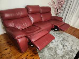 Freedom Electric Recliner Leather Sofa (FREE DELIVERY)