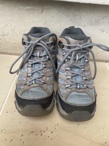 Hiking Boots - Merrell Womens Moab 3 Gore-Tex Mid Hiking Boots EU36
