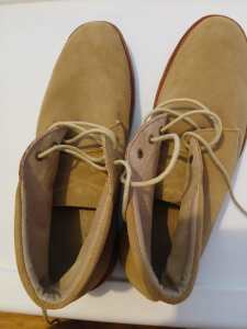 Sand shoes by renowned Aquola, size 45, tie to heel 32.5cm. Width 11cm