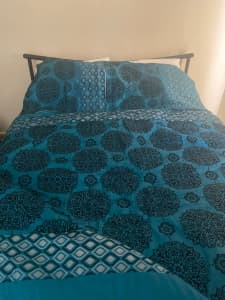 King Size coverlet and pillowcase set