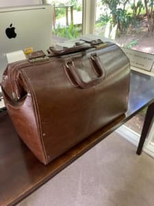 Vintage Leather Doctors Bag Brown