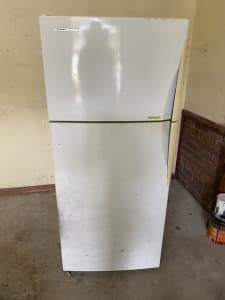 Westinghouse fridge freezer