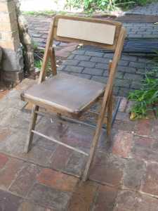 Single Vintage (Trump) Folding Chair (1950s) Wood & Leatherette(Solid)