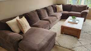Large modular COUCH with chaise and sofa bed, RUG also included
