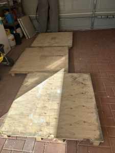 Free wooden pallets