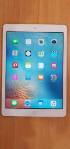 iPad Air Silver/ White 32GB Unlocked