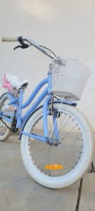 20in girls vintage style Bella Cruiser Bike