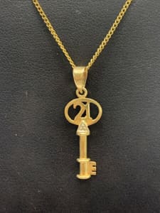 9ct gold number 21 birthday diamond key pendant. New