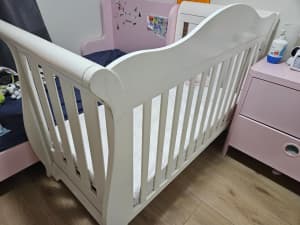 used white sleigh cot bed
