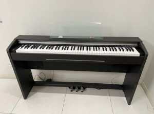 Casio Privia Digital Piano PX720 in excellent condition