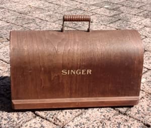 ANTIQUE SINGER SEWING BOX