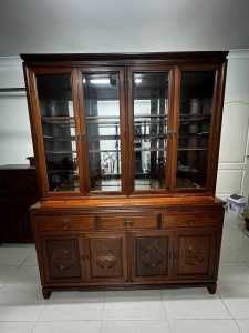 Excellent Chinese style solid rosewood buffet with 4 drawer with hutch