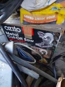 Metal cut off saw