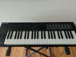 M-Audio Oxygen Pro 49 midi keyboard