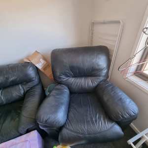 Lounge set with recliner