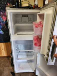 HAIER 224L top mount fridge.