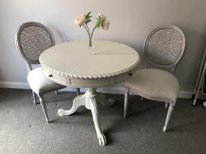 French Provincial Solid Pedestal White Round Table